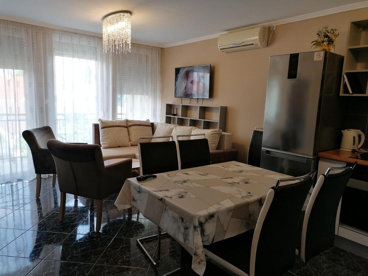 Apartament Bettina47 Apartman Hajdúszoboszló Zewnętrze zdjęcie