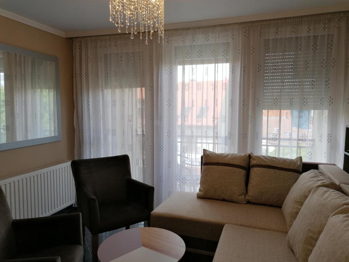 Apartament Bettina47 Apartman Hajdúszoboszló Zewnętrze zdjęcie